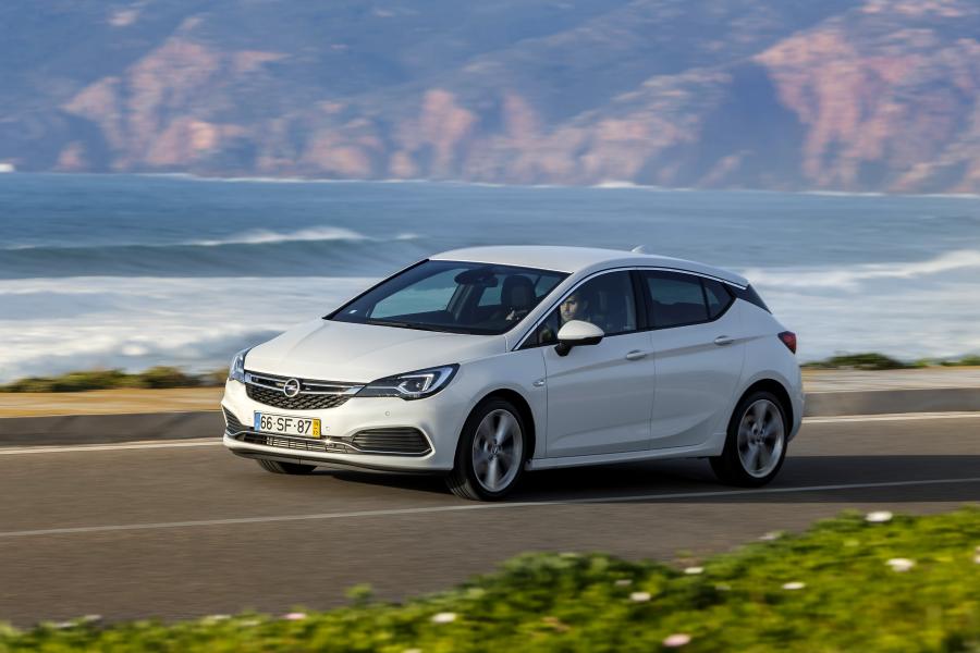  Opel Astra OPC Line Sport (K) 2016 года  (фото 19 из 31)